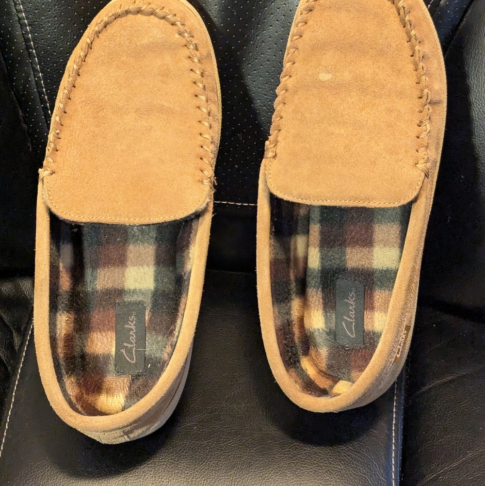 Mens Clarks Indoor Outdoor Slippers Size 11. Only Worn A Few Times.  Suede Upper